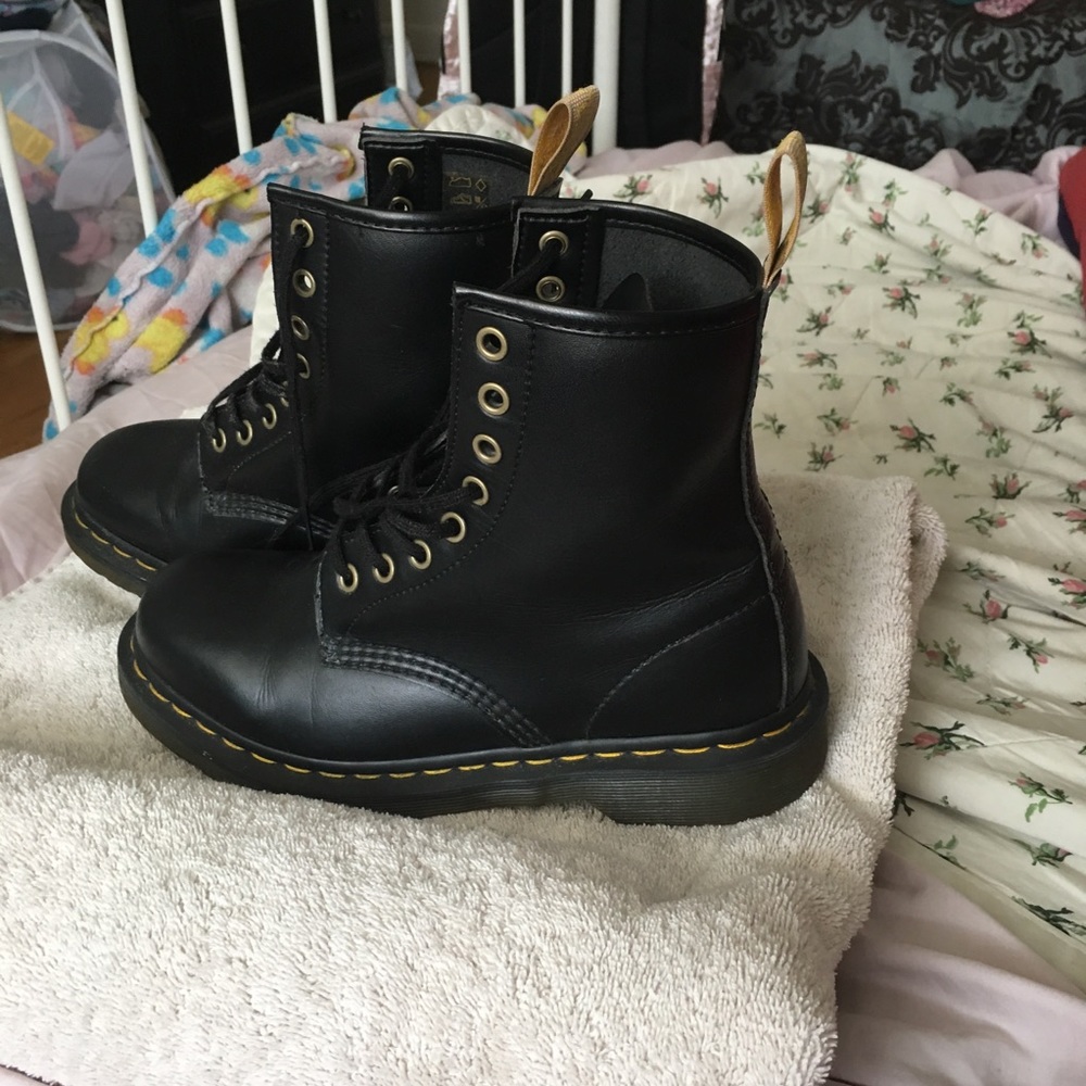 Vegan doctor martens size 7